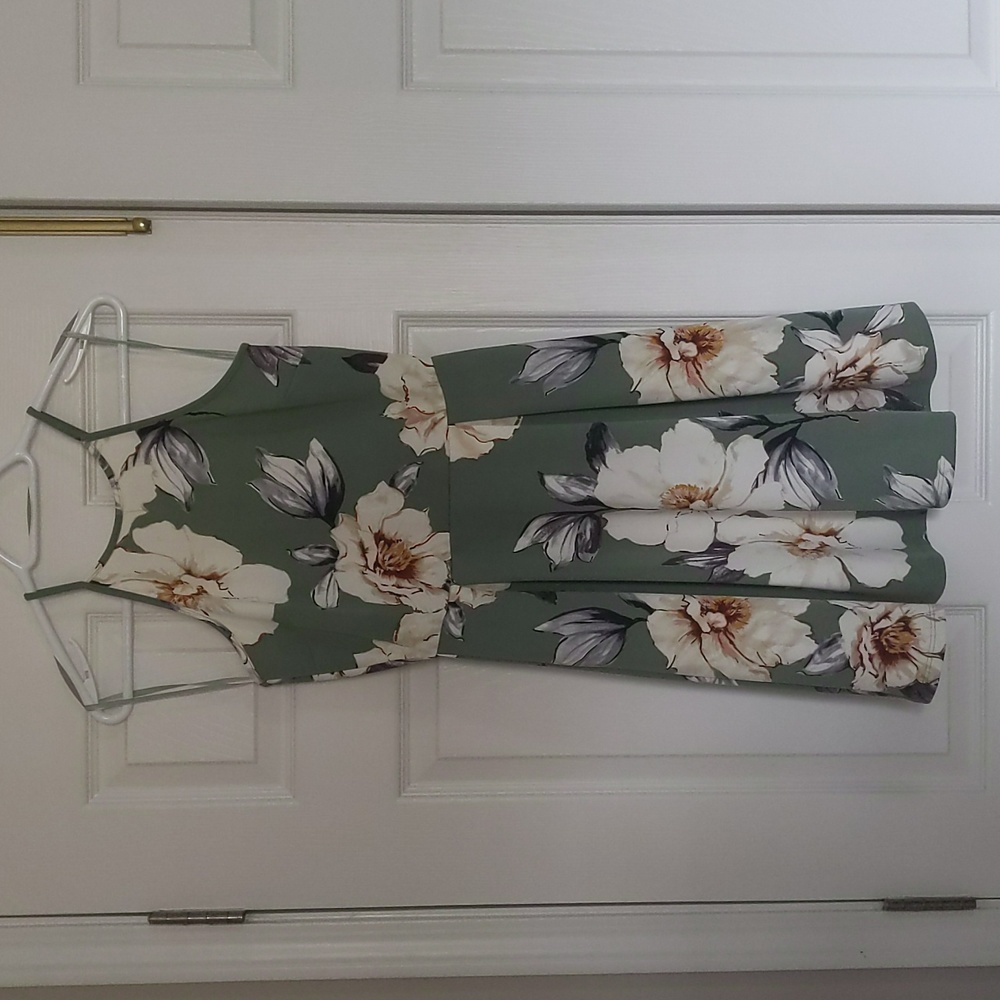 Monteau green floral above the knee dress small
